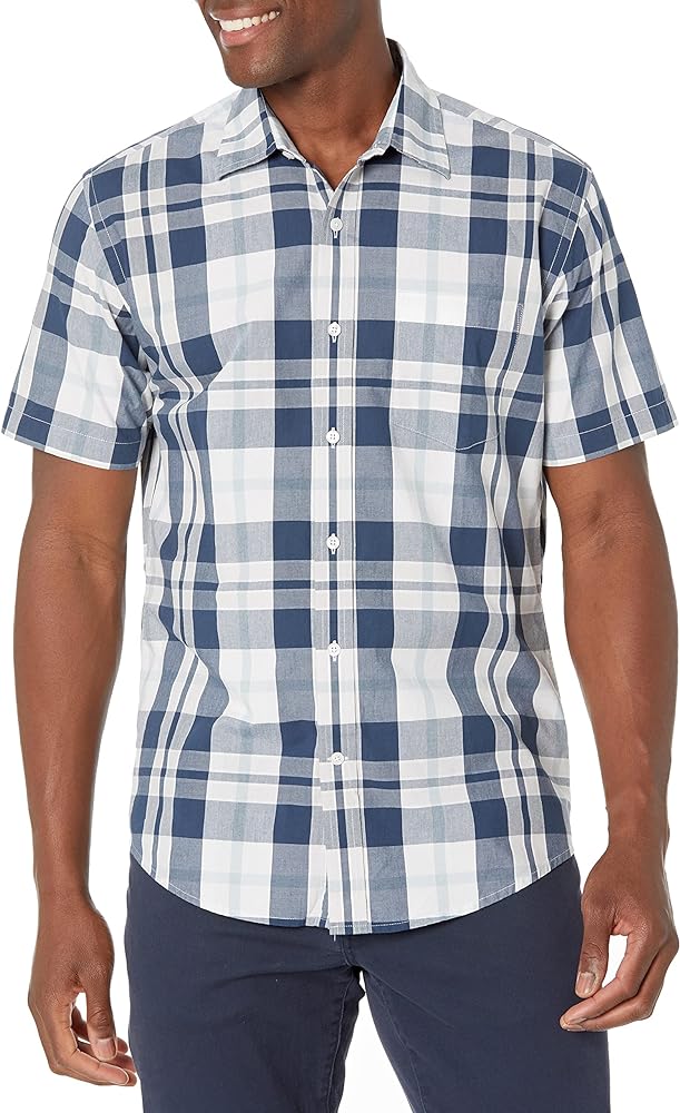 Amazon Essentials Men's Regular-Fit Short-Sleeve Poplin Shirt